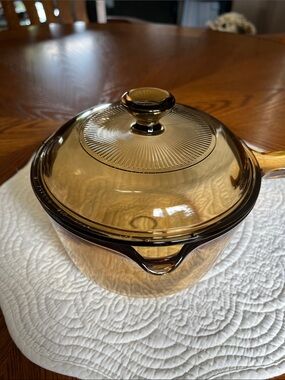 Corningware Visions 1L Amber Saucepan with Pour Spout and Lid